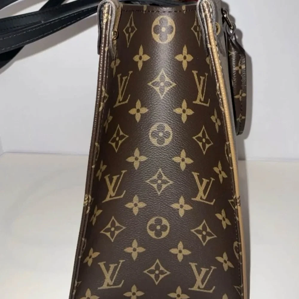 Louis Vuitton On The Go MM‎ Tan and Brown Monogram Tote